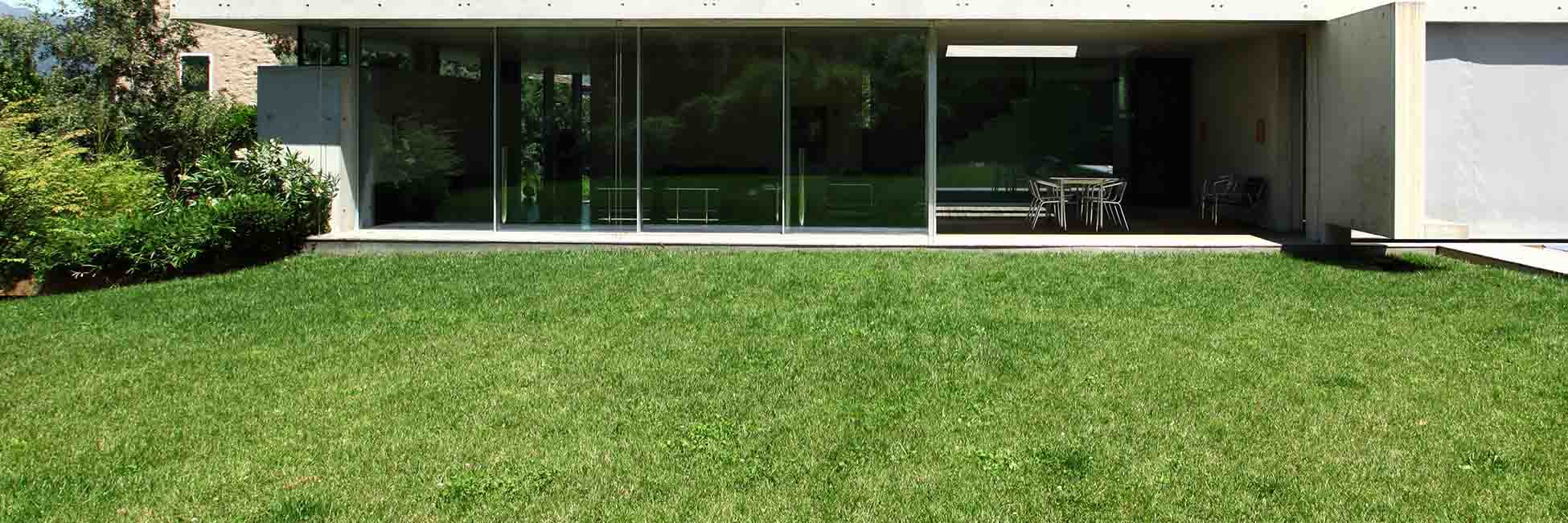 commercial-fertilization-weed-control