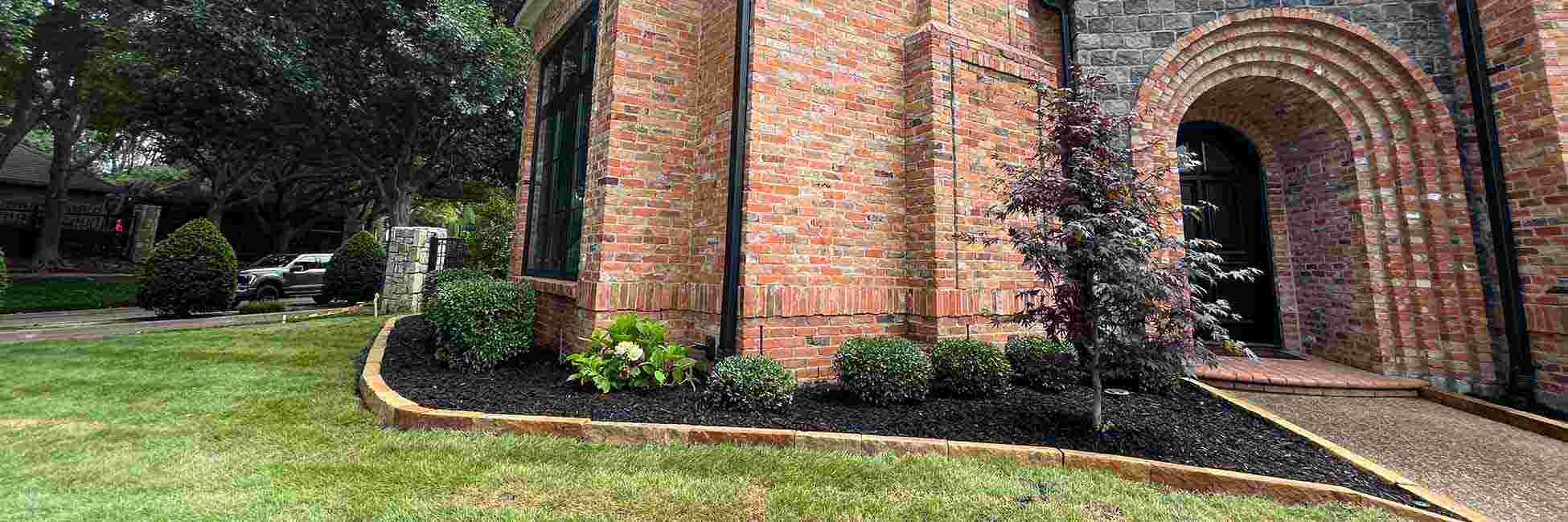 commercial-lawn-landscape-maintenance commercial-lawn-landscape-maintenance