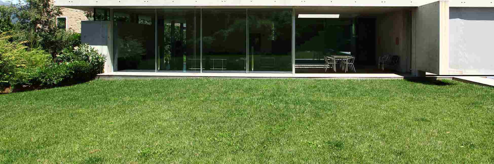 commercial-fertilization-weed-control